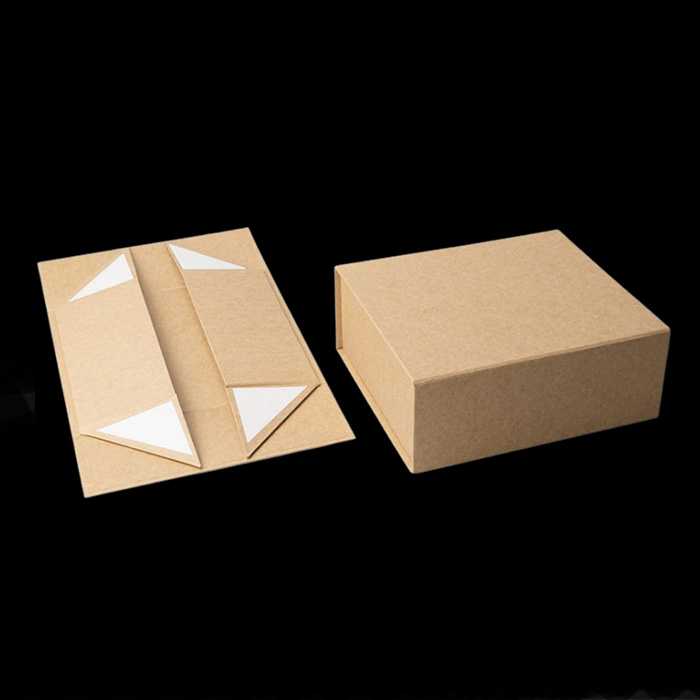Maßgeschneiderte Geschenkbox aus recyceltem Kraftpapier mit Klappdeckel