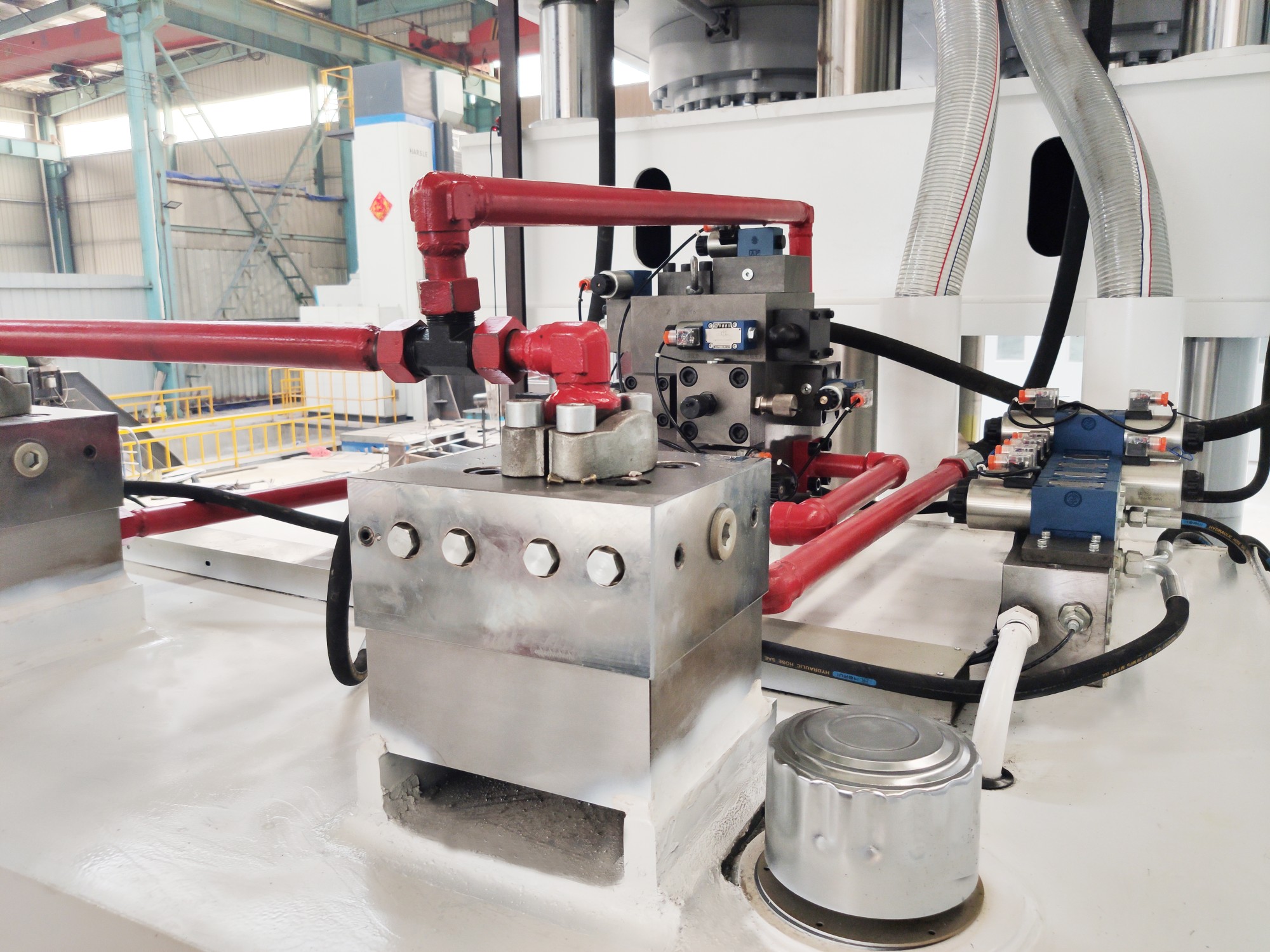 Supply Y27 1350T Hydraulic Press Machine With The Exchange Table For