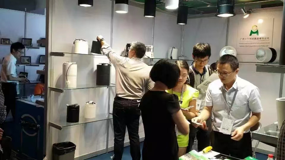 Spectacol de lumini din Canton Fair 2019