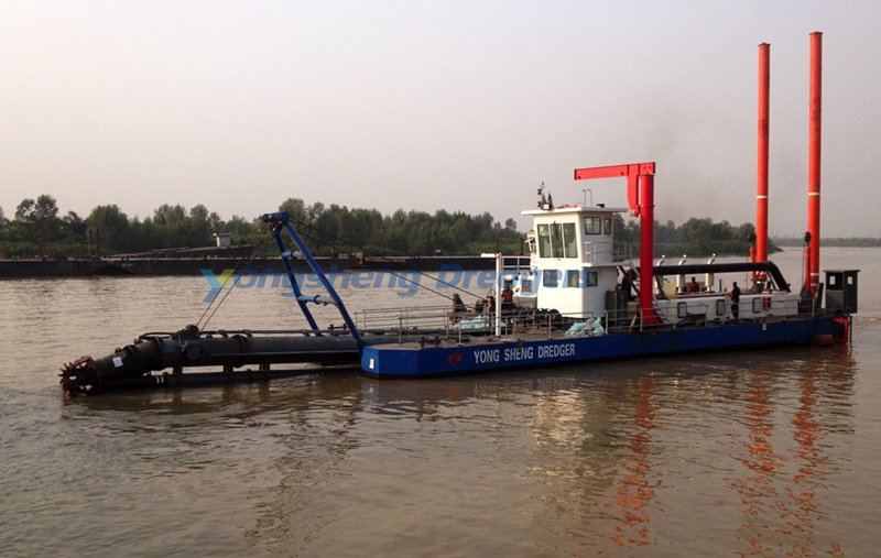 dredging vessel