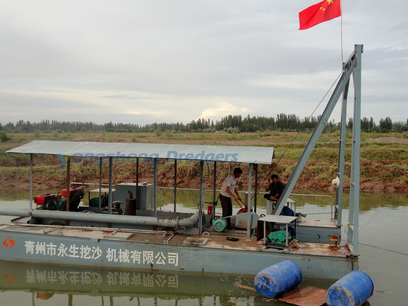 mud dredging boat