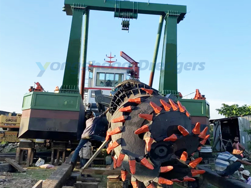 14 Inch Cutter Suction Dredger Para sa Lake Dredging Project