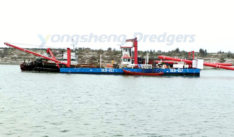 dredging machine