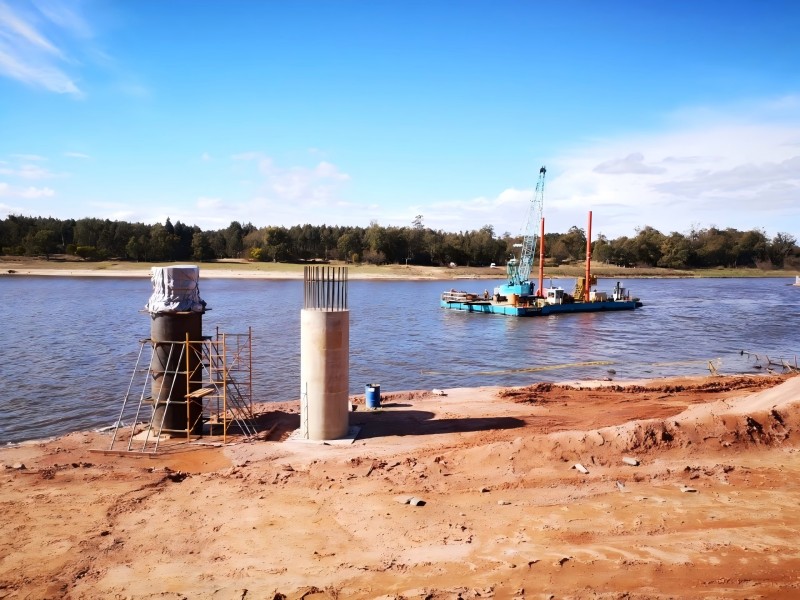 river /sea dredging