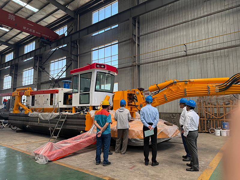 South American Government Delegation Visits Yongsheng for Amphibious Dredger Inspection