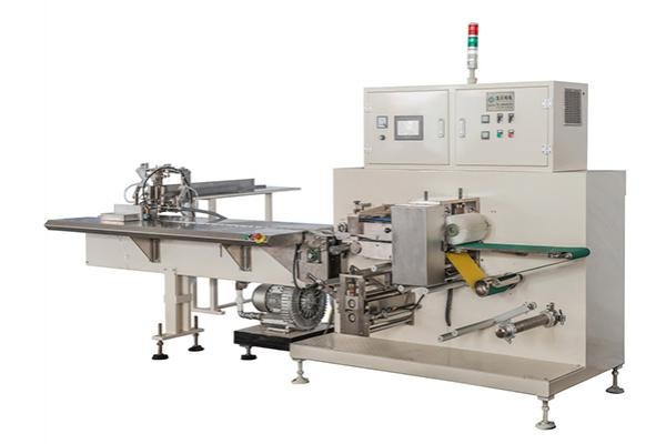The full servo paper napkins packaging machine