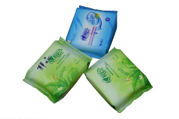 Sac en ligne de film en rouleau faisant une machine d'emballage de lingettes humides