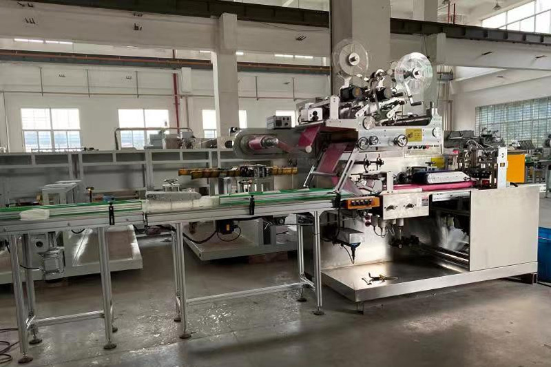 Family package baby wipe machine Factory