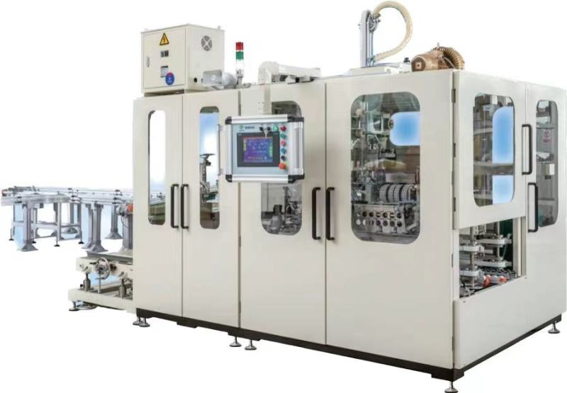 O embalador completo de fraldas para bebês servo