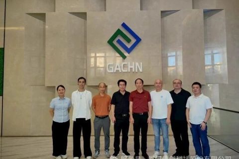 CATL代表団がガクン・テクノロジー社を訪問し、リチウム電池製造設備と今後の協力関係について調査