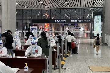 Codurile duble testează simultan protecția pentru montarea artefactelor! Păzește intrarea de trafic din Hefei China