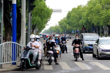Shanghai s'engage sur la voie de la reprise après le confinement