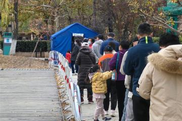 Pékin continue de lutter contre une épidémie difficile