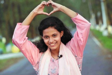 Bangladeshilainen tyttö symboli lähellä Kiinan joukkovelkakirjoja