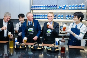 Fonterra hosts NZ Prime Minister with a “East Meets West” taste