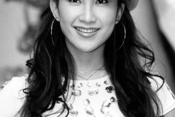 CoCo Lee dies at 48
