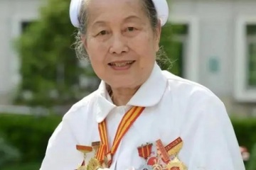 Congratulations! 94-year-old grandma awarded 