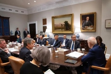 Biden meets Chinese foreign minister