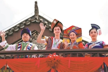 Un étudiant américain impressionné par la nature et la culture chinoises