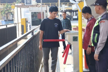 Pelindo Regional 4 Makassar Digital Transformation présente des outils de tourniquet pour les piétons