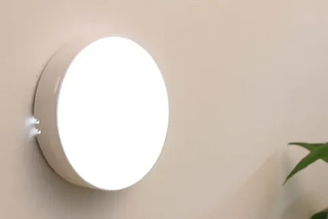 Can a night light with a USB charger be left plugged in?