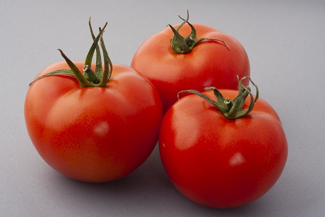 The Versatility of Tomatoes: From Canned Whole Peeled to Paste