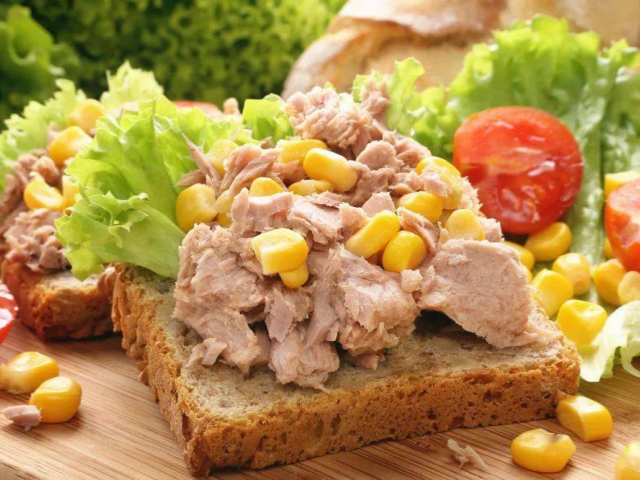 Canned Tuna Flakes