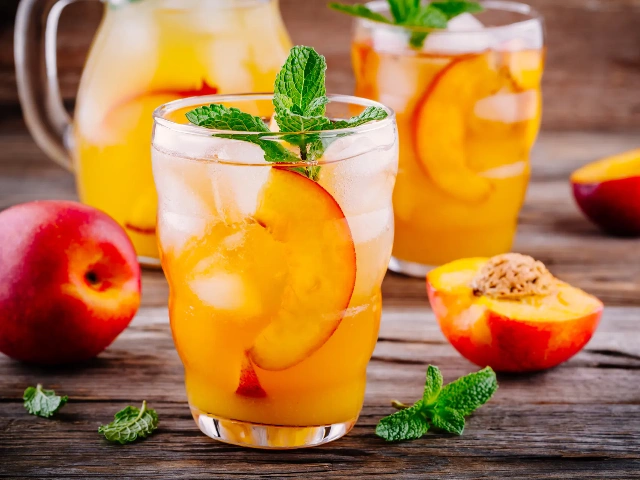 5 Delicious Ways To Use Canned Peaches 5 Delicious Ways To Use Canned Peaches