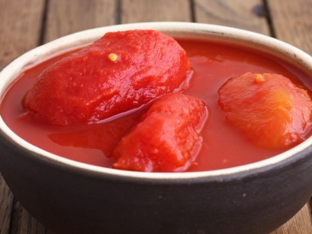 What to Do with Whole Canned Tomatoes: A Guide to Delicious Dishes