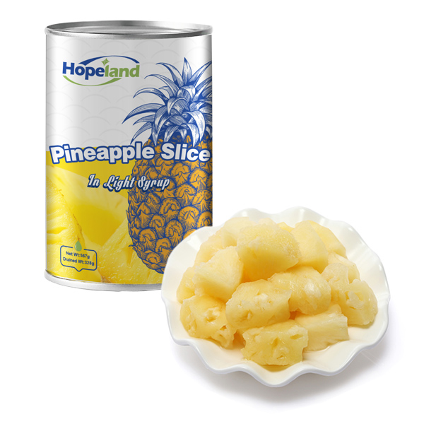 Morceaux d'ananas en conserve au sirop