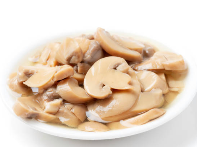 Comment cuisiner des champignons en conserve émincés