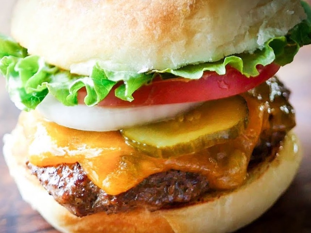 Wednesday Afternoon Tea at Amoytop: Homemade Burgers