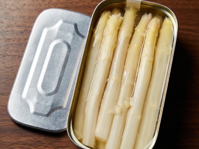 Canned White Asparagus Spears in Square Tin