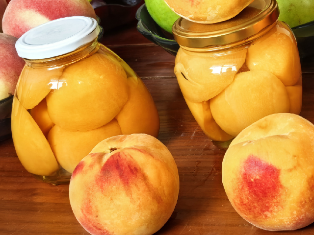 Why Are Canned Peach Halves in Glass Jars and Canned Fruit Cocktail in Glass Jars So Popular?