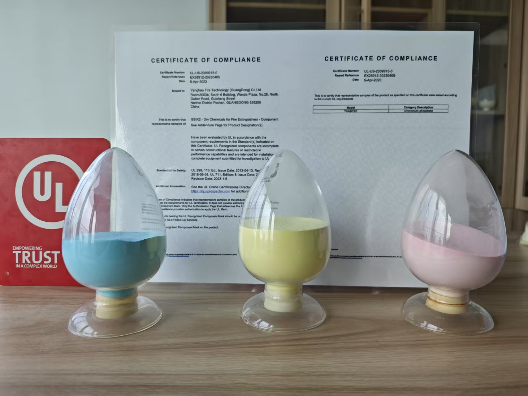 Strengthen self-discipline and make every effort to improve the quality of dry powder extinguishing agent.