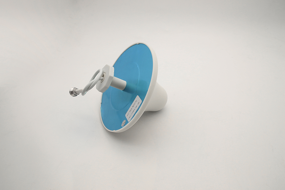 Why can't the omni ceiling antenna be used as an outdoor antenna?