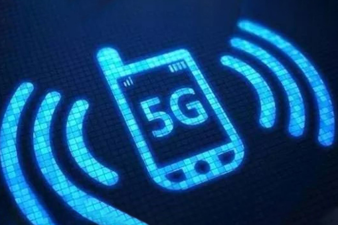 Can we receive 5G signals on an airplane?