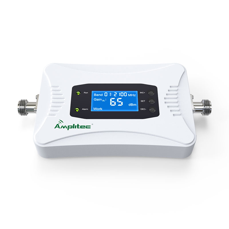 What are the benefits of using a mobile phone amplifier?