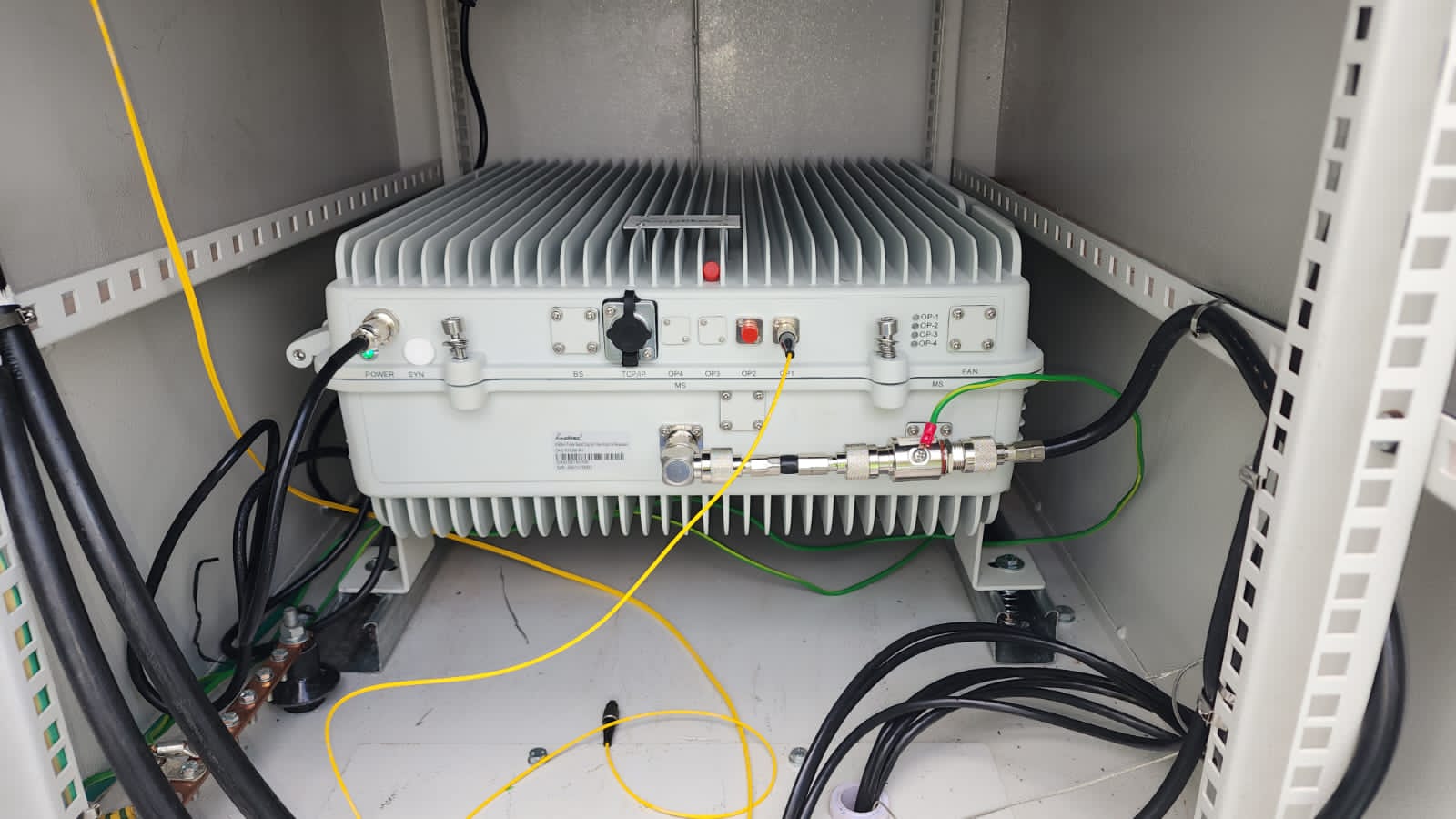 outdoor signal coverage solution