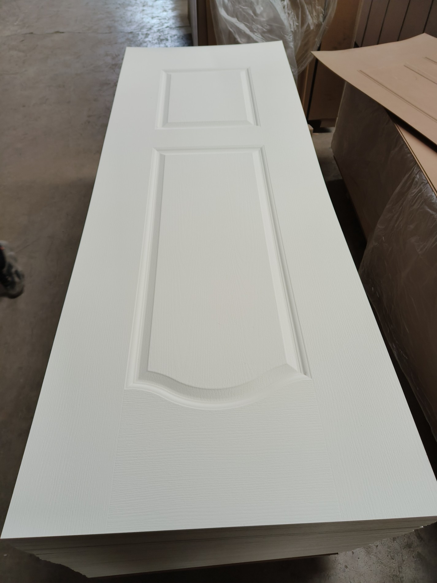 2 panels white primed moulded door skin