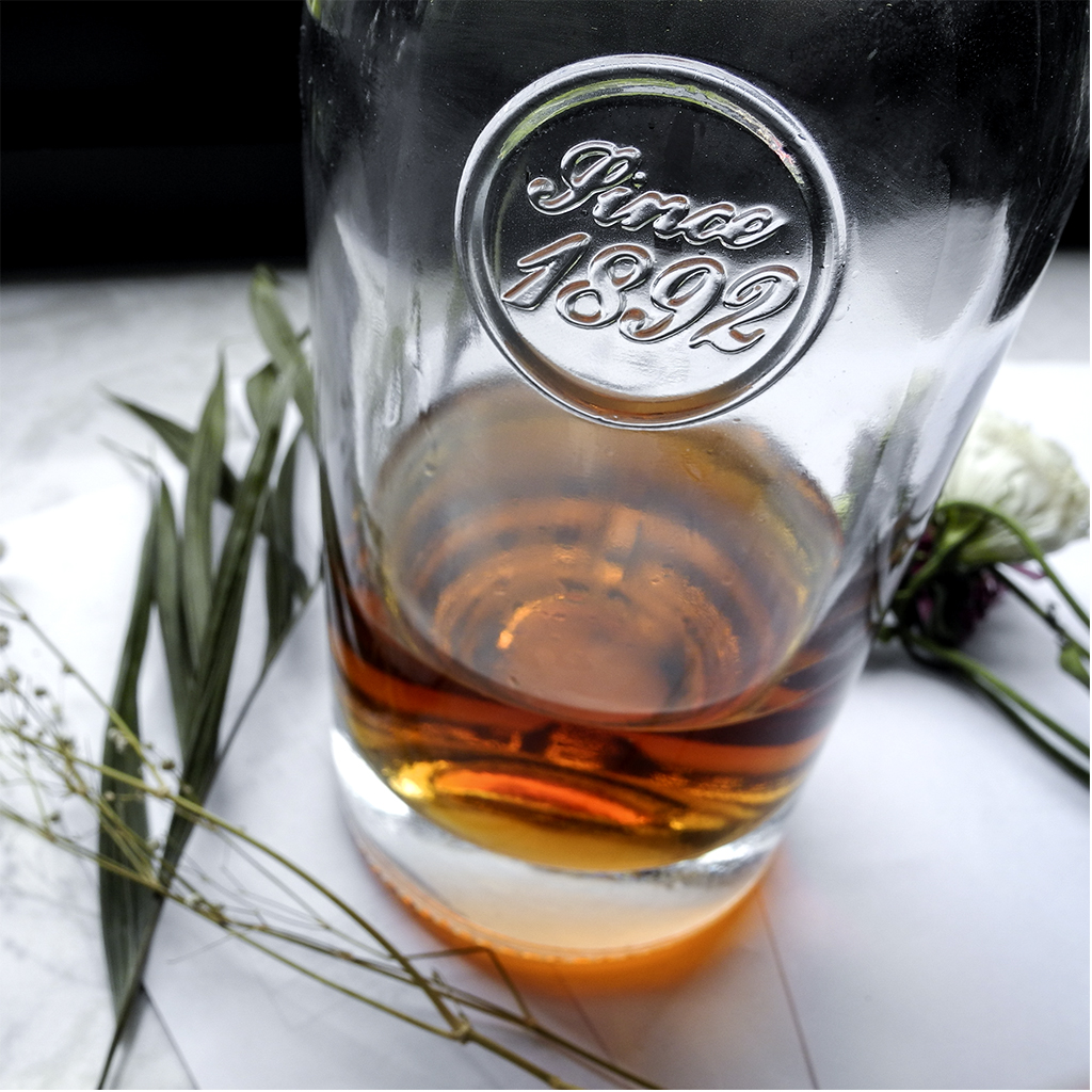 Supply decorative liquor bottles for sale beautiful whiskey bottles