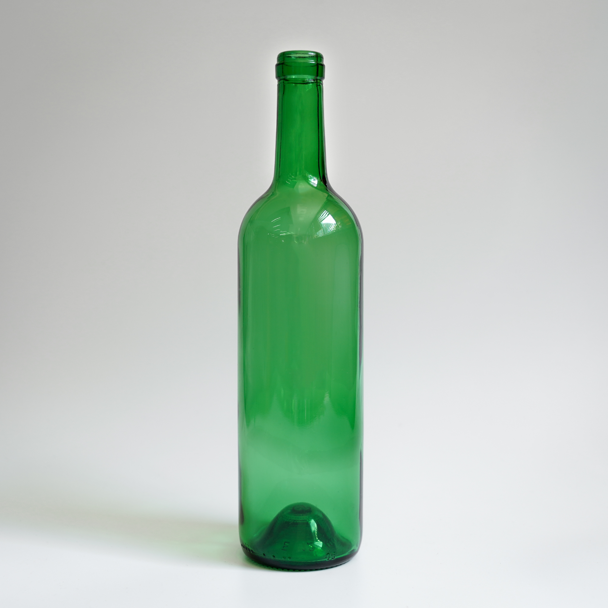 Fabrika toptan 750ml şarap bardağı şişe özel yeşil cam şişe