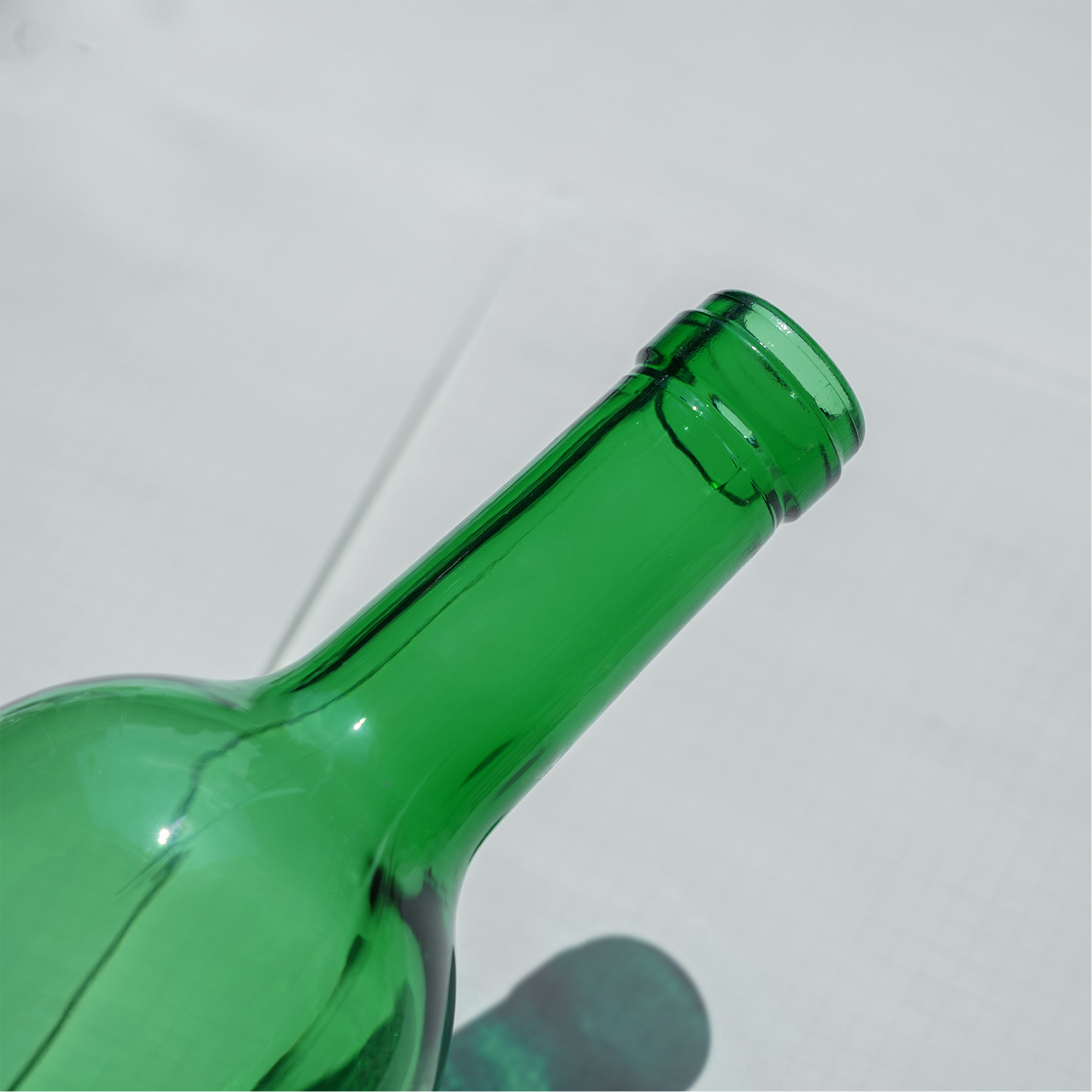 Supply Factory wholesale 750ml wine glass bottle custom green glass