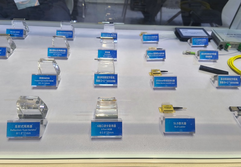 Polarization-maintaining component solutions Polarization-maintaining component solutions