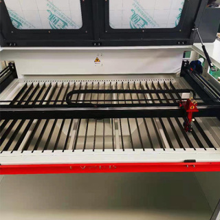 Taglierina laser CO2