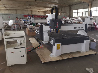 Mașină de tăiat cu cuțit oscilant Export în Italia