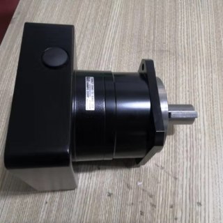 Plate and tube integrated laser cutting machine