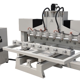 Neliakselinen CNC-reititin