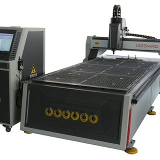 Akryylikirjainleikkauskone ATC:llä