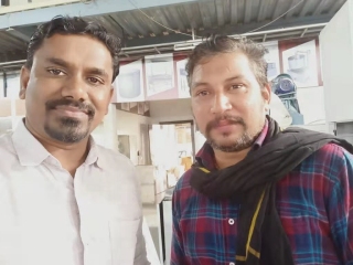 Clientul a venit să inspecteze mașina noastră de tăiat cu laser cu fibre